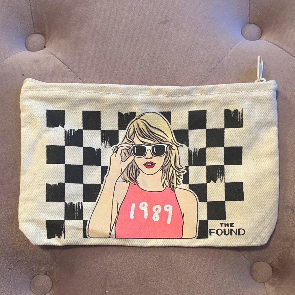 Taylor Swift 1989 Graphic Cotton Pouch